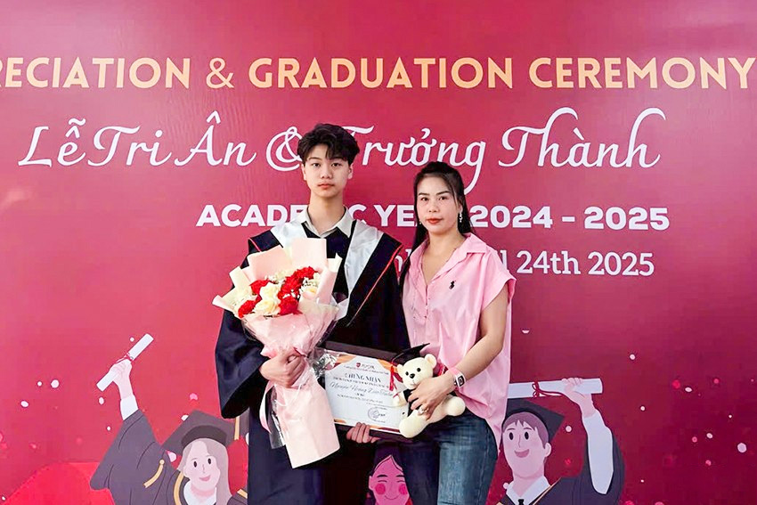 Nguyễn Hoàng Đức Tuấn - lớp 9A1 Trường Hội nhập Quốc tế iSchool Hà Tĩnh là thủ khoa đầu vào lớp chuyên Sinh.