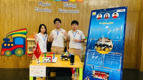 Học sinh iSchool Quy Nhơn phát triển robot phòng cháy chữa cháy tại VCK toàn quốc Robotacon WRO 2025