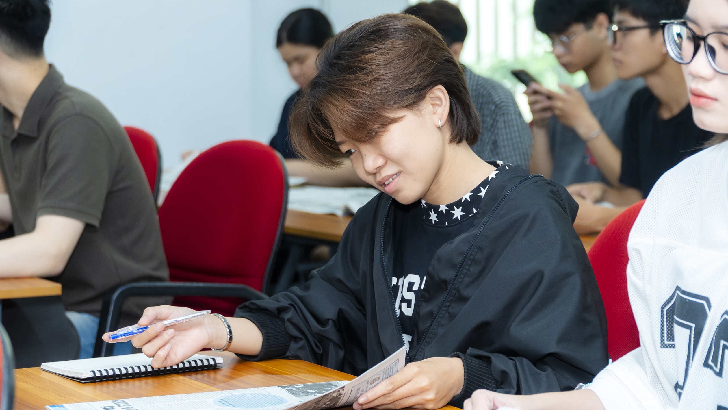 Những sinh viên đầu tiên của Trường đại học Hoa Sen học thực hành tại báo Tuổi Trẻ