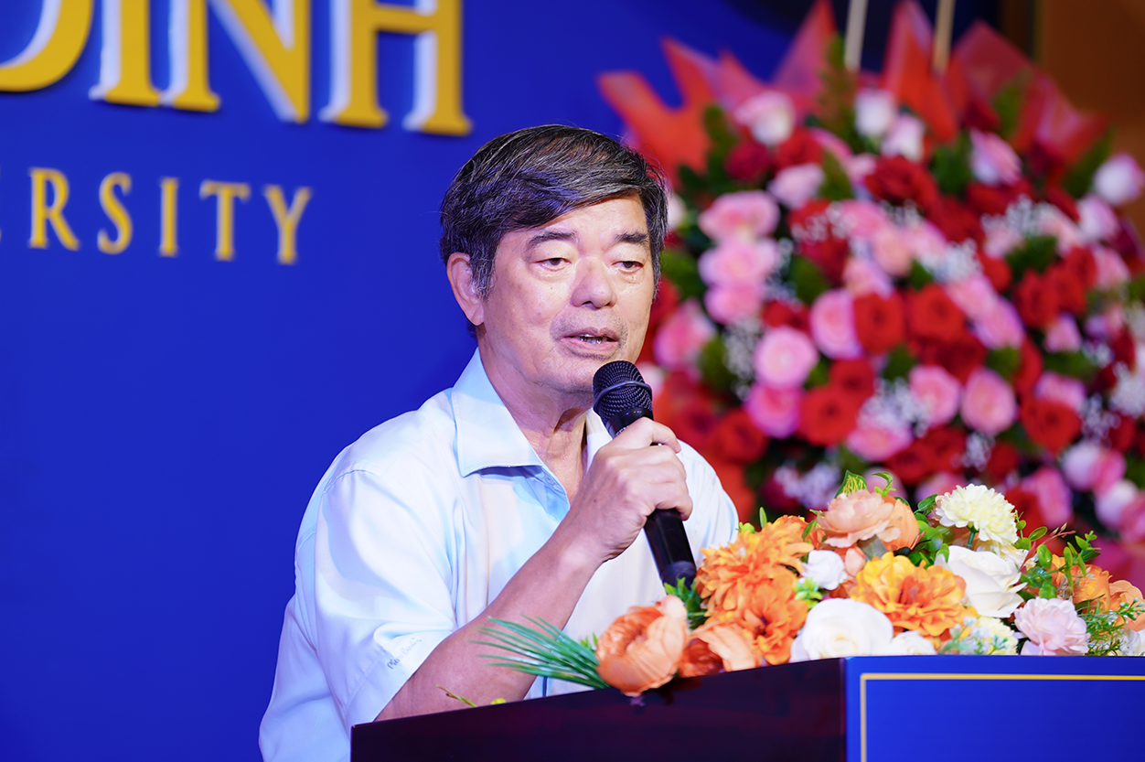 NGƯT.PGS.TS Thái Bá Cần - Hiệu trưởng GDU phhát biểu khai mạc sự kiện.