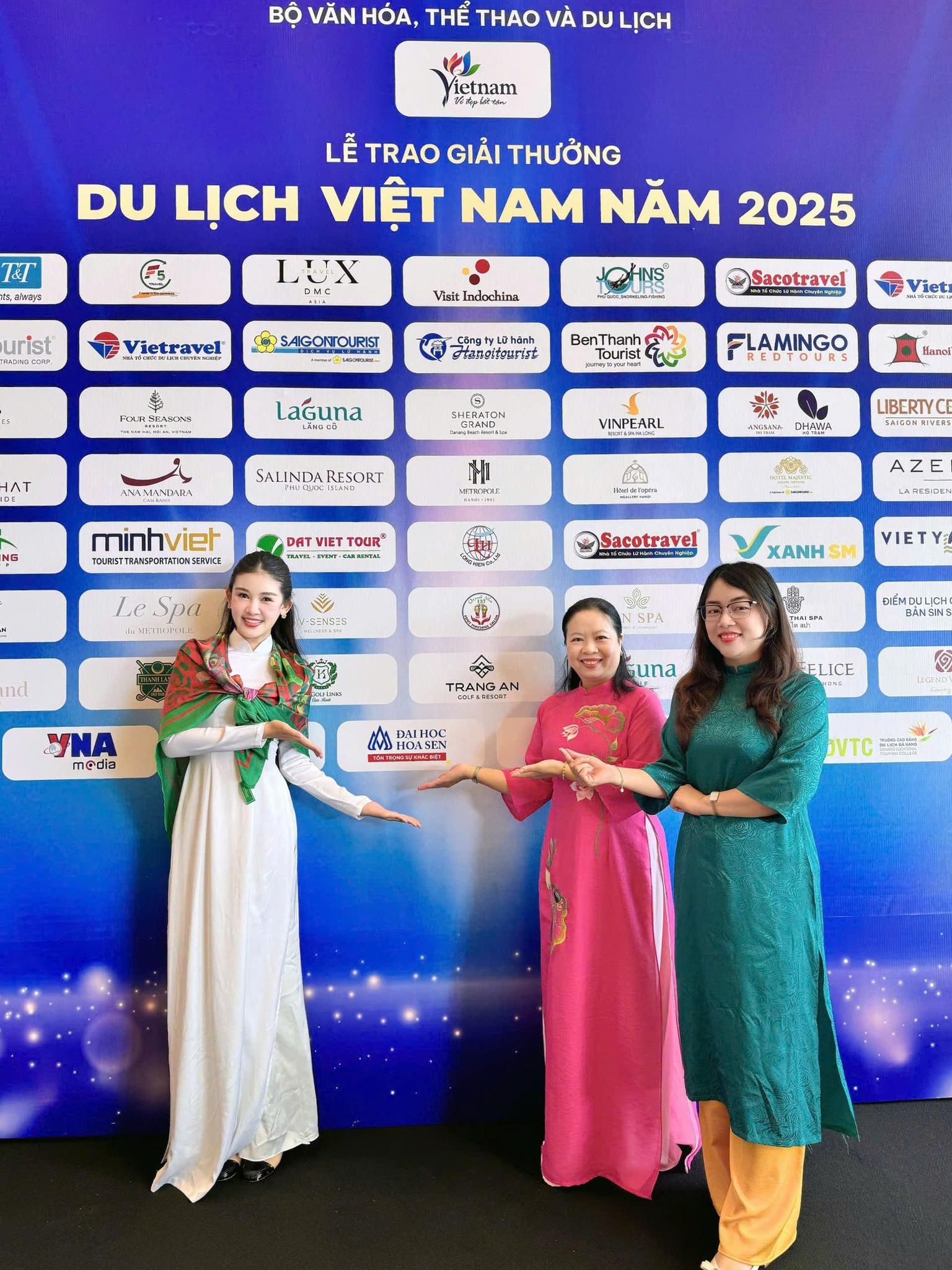 Sinh viên Khoa Du lịch – Nhà hàng – Khách sạn được tiếp cận chuẩn mực nghề nghiệp toàn cầu và được hướng dẫn bởi đội ngũ Giảng viên nhiều kinh nghiệm