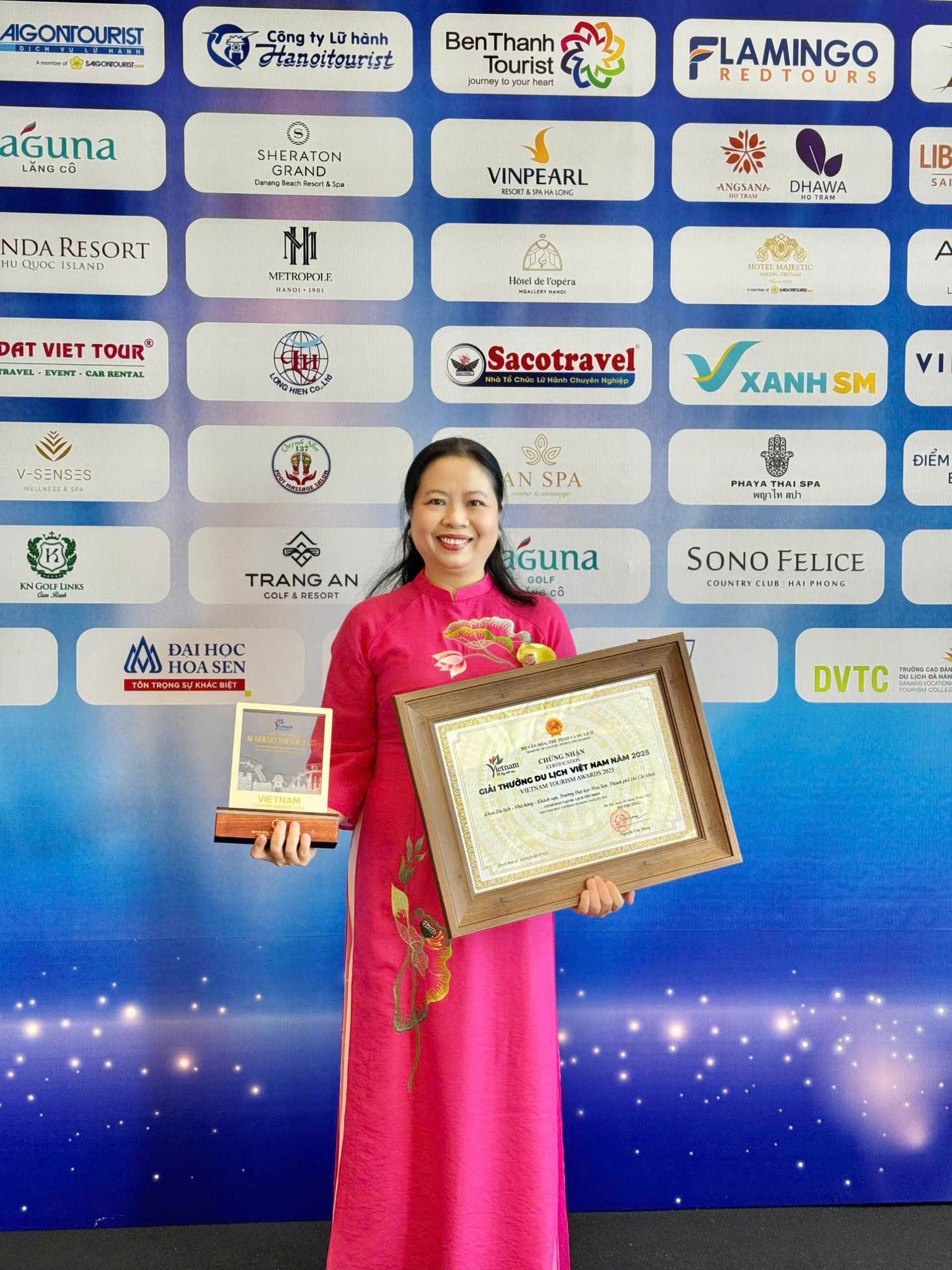 TS Phan Thị Việt Nam – Phó Hiệu trưởng HSU tại Sự kiện trao Giải thưởng Du lịch Việt Nam 2025