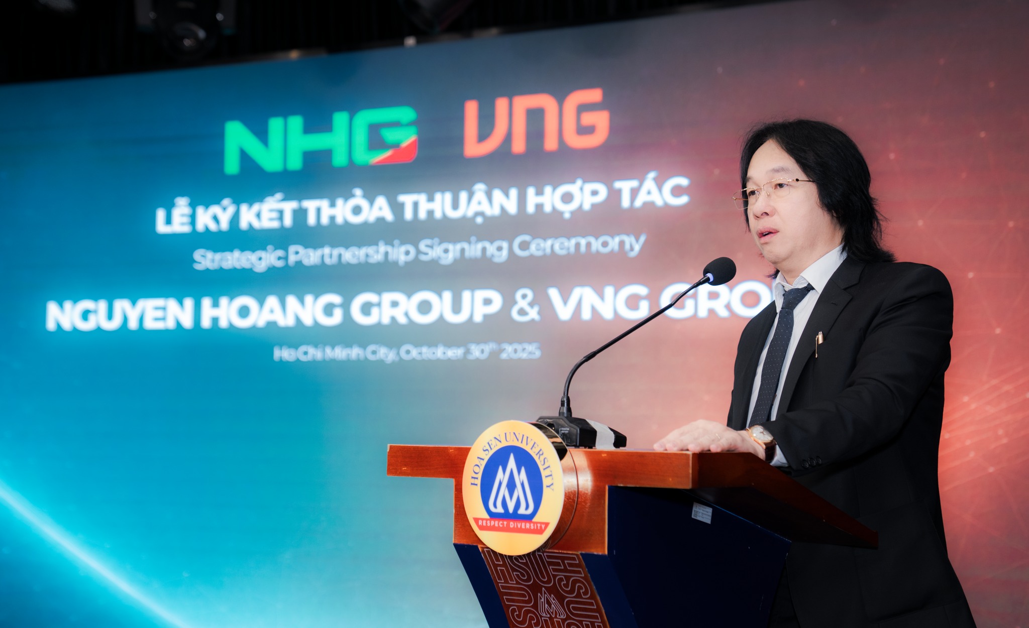 Ông Hoàng Quốc Việt – Chủ tịch Hội đồng Quản trị kiêm Tổng Giám đốc Tập đoàn Nguyễn Hoàng phát biểu tại lễ ký kết.