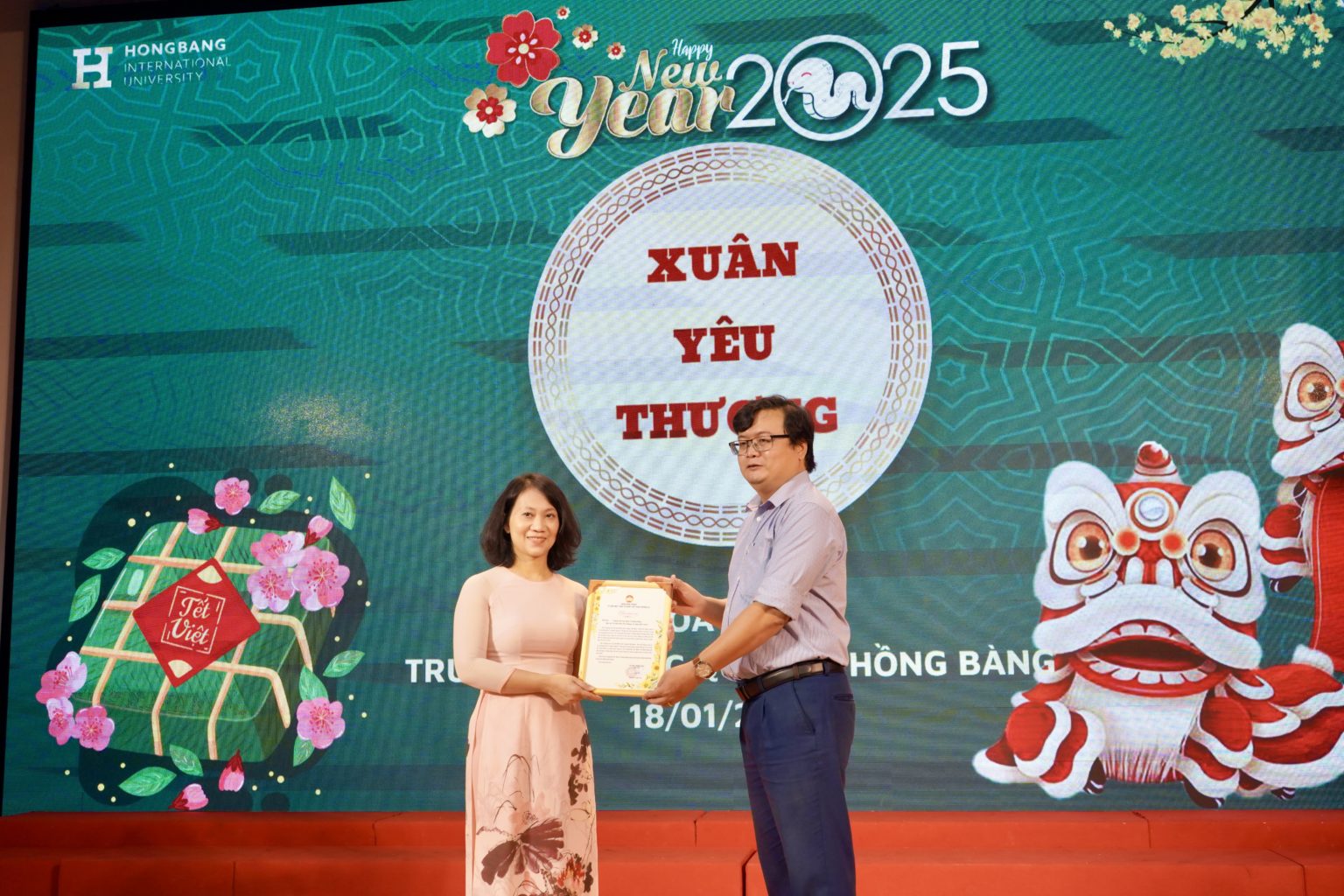 Khoa Dược HIU tổ chức chương trình Xuân yêu thương 2025