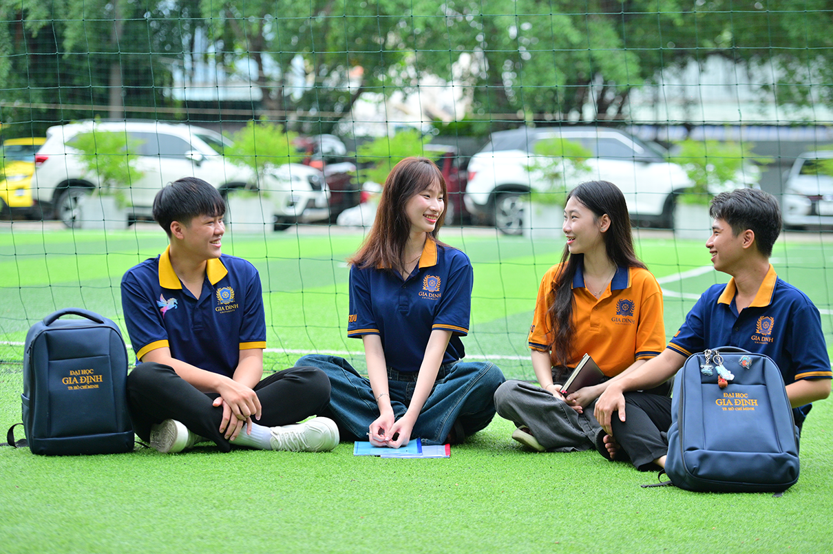 Nhà trường luôn chú trọng phát triển các tố chất cần thiết cho sinh viên như: tư duy ngôn ngữ linh hoạt, kiên trì, kỹ năng giao tiếp – thuyết trình, yêu thích văn hóa Trung Hoa và tinh thần hội nhập quốc tế.