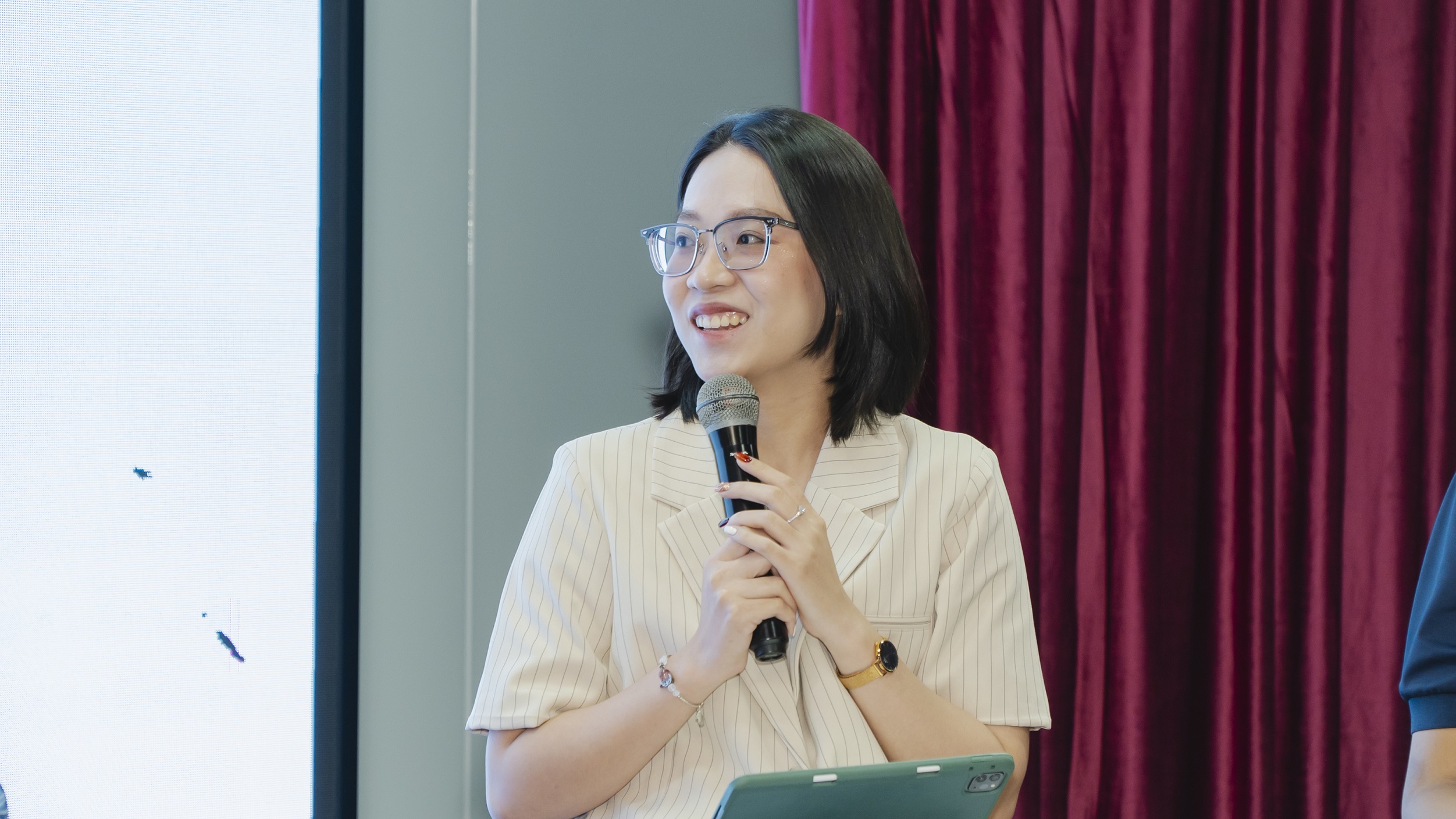 Phạm Huỳnh Hương – Thủ khoa ngành Quản trị Nhân lực HSU năm 2023