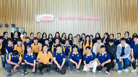 Sinh viên khoa Quản trị - Marketing GDU kiến tập tại nhà máy Acecook Việt Nam