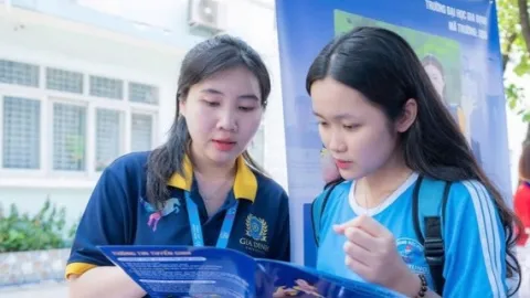 Hướng dẫn chi tiết cách ghi phiếu đăng ký dự thi tốt nghiệp THPT 2025