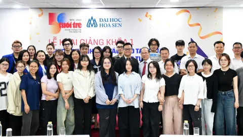 Sinh viên Trường đại học Hoa Sen học thực hành tại báo Tuổi Trẻ
