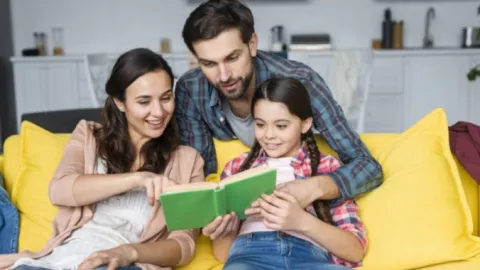 4 cách giúp con phát triển EQ cao thông qua giáo dục nhân bản cho trẻ