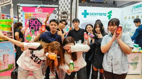 Sinh viên HIU “ghi điểm” tại Triển lãm Top Thai Brands 2025