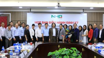 005 nhg ban dai hoc1 UKA Bình Thạnh điều chế Gel rửa tay sát khuẩn