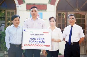 103548161 3185156281507543 8018882960977789418 o HSU trao Học bổng vượt khó cho học sinh trường THPT Marie Curie thực hiện ước mơ