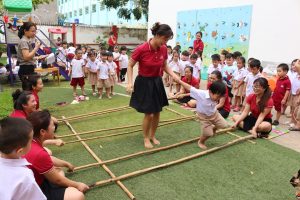 20 13 ischool nhay saprz Nghiệm thu đề tài nghiên cứu khoa học của sinh viên quốc tế