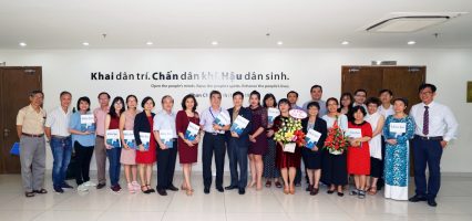 48 31 max03146 1 HSU ra mắt Viện IDAE & nội san khoa học