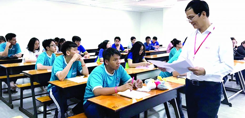 hiu giang vien 1 HIU tổ chức kỳ thi thử đánh giá năng lực cho học sinh THPT