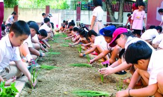 ischool nam hoc moi2 NHG tặng 5 tỷ đồng học bổng cho tân sinh viên HIU