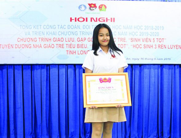 ischool trao thuong 1 iSer Ngọc Linh: “Học sinh 3 Tốt” của tỉnh Long An