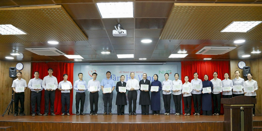 RS1 NHG and Vietnam Catholic Education committee award more than 100 hope scholarships