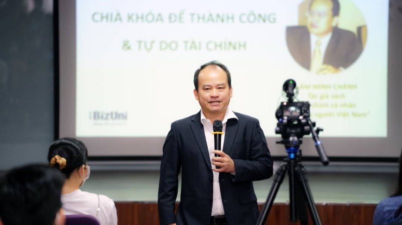 sinh vien HSU voi talkshow Lam Minh Chanh