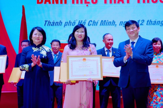 Thầy thuốc ưu tú Nguyễn Thị Hồng