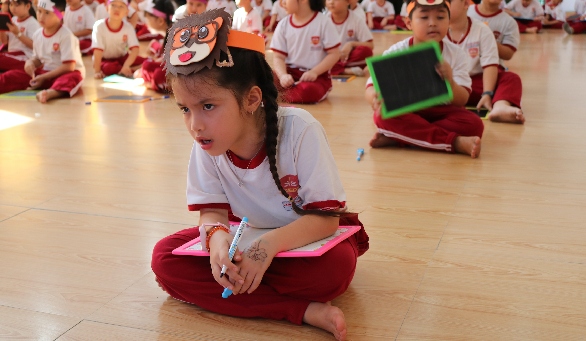 iSchool Nha Trang: iSers háo hức “Rung chuông vàng”