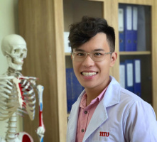 1a 1 Võ Nhật Nam: Hành trình từ Thủ khoa ngành Vật lý Trị liệu đến giảng viên tâm huyết của HIU