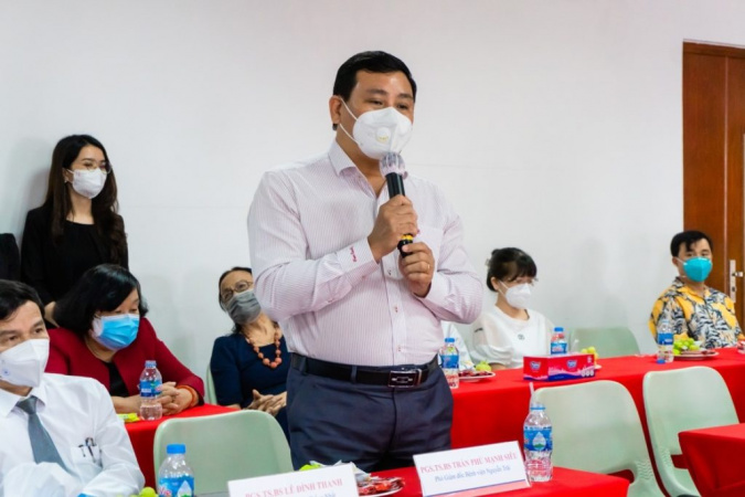 TS. BS Truong Quang Dinh GD BV Nhi dong TP 1024x683 1 HIU tổ chức toạ đàm với đội ngũ thầy cô giáo “đặc biệt” tại các cơ sở y tế