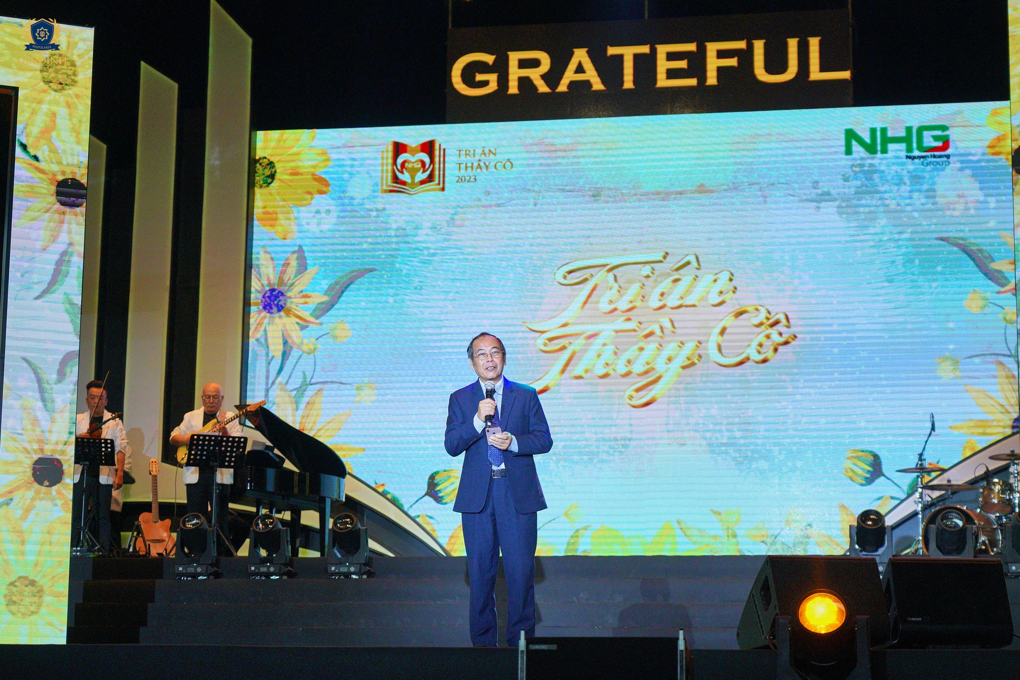 Thay Cuong Nhìn lại “Grateful”: Đêm nhạc để lại bao cảm xúc đẹp về nghề giáo trong lòng khán giả