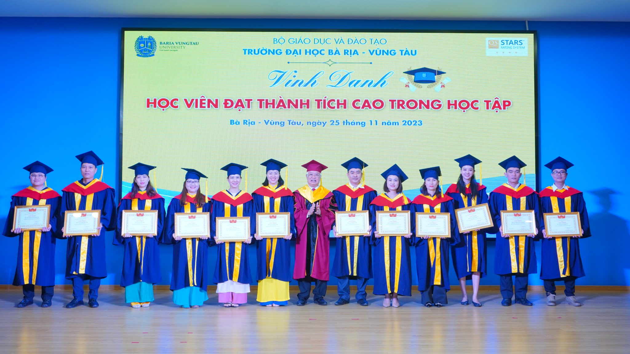 DSC04166 2048x1152 1 Lễ trao bằng tốt nghiệp của BVU năm 2023: Xúc động và tự hào