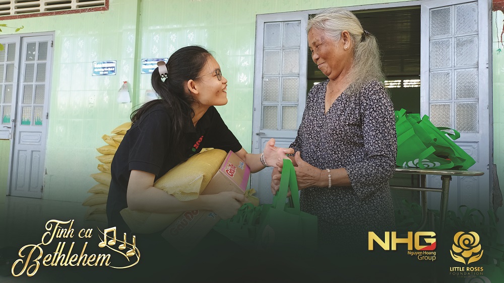 Tang nhu yeu pham cho nguoi dan kho khan Chương trình “Quà tặng Giáng Sinh” mùa 5 gửi điều ước Noel cho người nghèo qua những bản tình ca