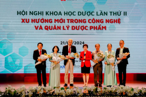 448722626 855310439965806 1444732449555921170 n Trường Đại học Quốc tế Hồng Bàng đạt chuẩn kiểm định chất lượng cơ sở giáo dục chu kỳ II